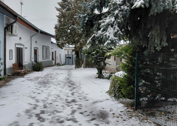 ARETÉ REAL- Predaj zaujímavého 4 izb. rodinného domu vo Svätom Jure, pekný, priestranný s výmerou 139m2, Bratislavská ulica. Kúpou voľný.