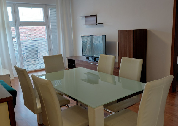 Areté real-prenájom slnečného 2 iz. bytu s balkónom, komorou, parkovacím státím, Slovenský Grob