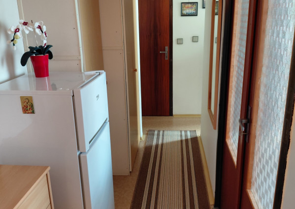 Areté real-prenájom slnečného 1izb. bytu s loggiou, pivnicou v Pezinku na sídlisku Sever