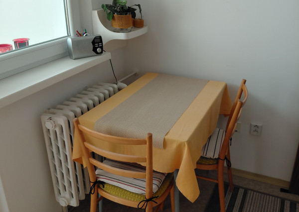 Areté real-prenájom slnečného 1izb. bytu s loggiou, pivnicou v Pezinku na sídlisku Sever