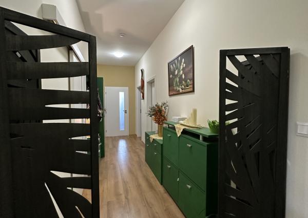 ARETÉ REAL - BÝVANIE S PODNIKANÍM V CENTRE PEZINKA, JESENSKÉHO A HOLUBYHO