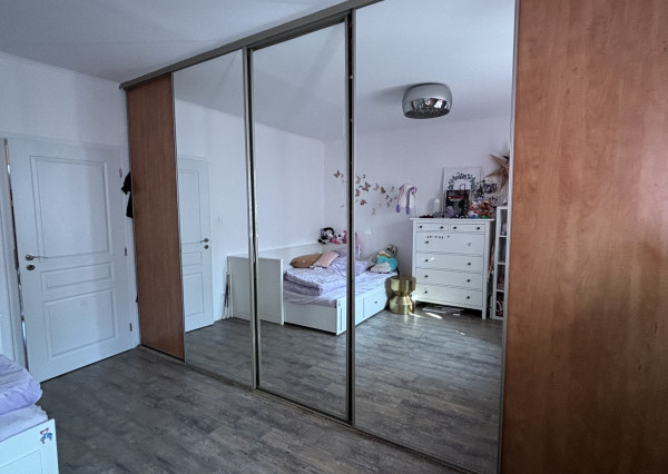 ARETÉ REAL - Predaj, svetlého, priestranného, kompletne zrekonštruovaného 3-izbového bytu s loggiou a pivnicou vo výbornej lokalite.