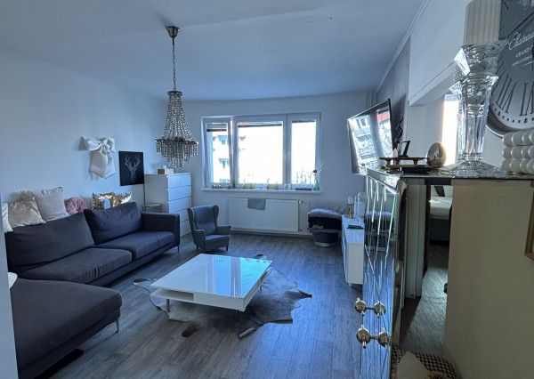 ARETÉ REAL - Predaj, svetlého, priestranného, kompletne zrekonštruovaného 3-izbového bytu s loggiou a pivnicou vo výbornej lokalite.