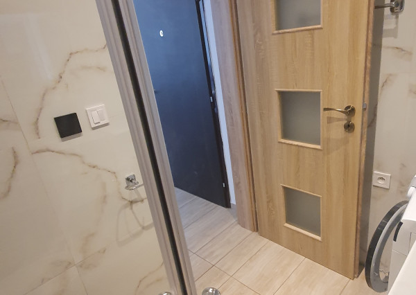 Areté real- Prenájom 2i bytu s predzáhradkou a parkovaním