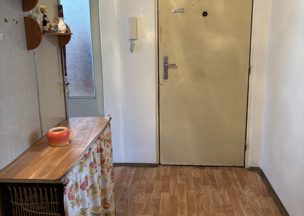 Areté Real - Predaj 2-izbového bytu s veľkorysou výmerou, balkónom a murovanou pivnicou