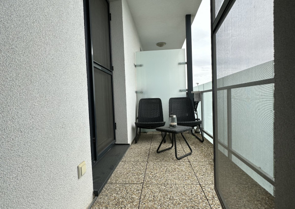 ARETÉ REAL - PREDAJ NÁDHERNÉHO BYTU S DVOMA PARKOVACÍMI MIESTAMI, SLOVENSKÝ GROB, PRI JAZERE