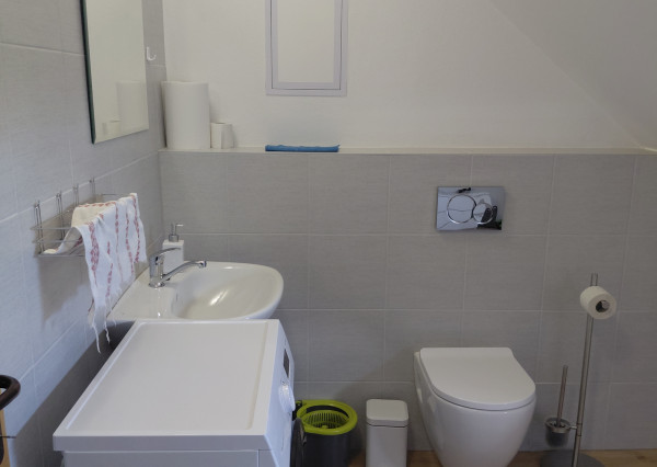 Areté real-prenájom slnečného 3iz. bytu s balkónom v rodinnom dome blízko centra mesta Pezinok