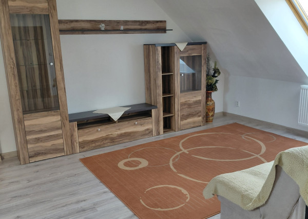 Areté real-prenájom slnečného 3iz. bytu s balkónom v rodinnom dome blízko centra mesta Pezinok
