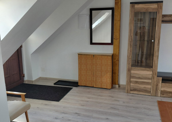 Areté real-prenájom slnečného 3iz. bytu s balkónom v rodinnom dome blízko centra mesta Pezinok