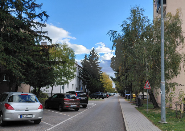 ARETÉ REAL-PREDAJ 2 IZBOVÉHO BYTU V PEZINKU, SLNEČNÝ, PRIESTRANNÝ, REKONŠTRUKCIA-CENTRUM