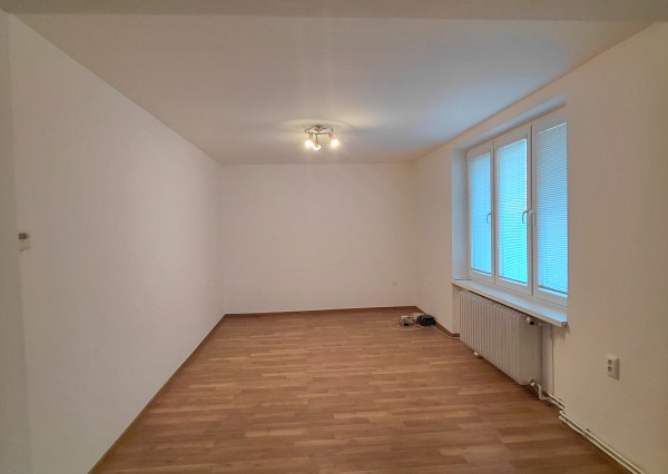 ARETÉ REAL-PREDAJ 2 IZBOVÉHO BYTU V PEZINKU, SLNEČNÝ, PRIESTRANNÝ, REKONŠTRUKCIA-CENTRUM
