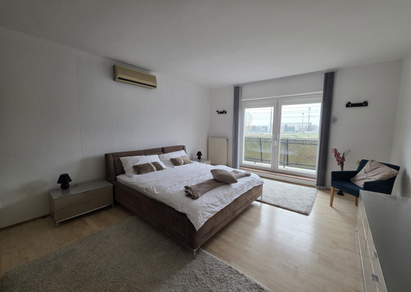 Areté real - Nadštandardný, priestranný 5-izbový byt v rodinnom dome  s parkovaním vo výbornej lokalite v Pezinku