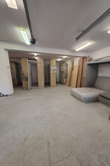 Areté real - Prenájom priestoru pre služby, príp. kancelárskeho, skladového priestoru v centre Pezinka, Hrnčiarska ul.