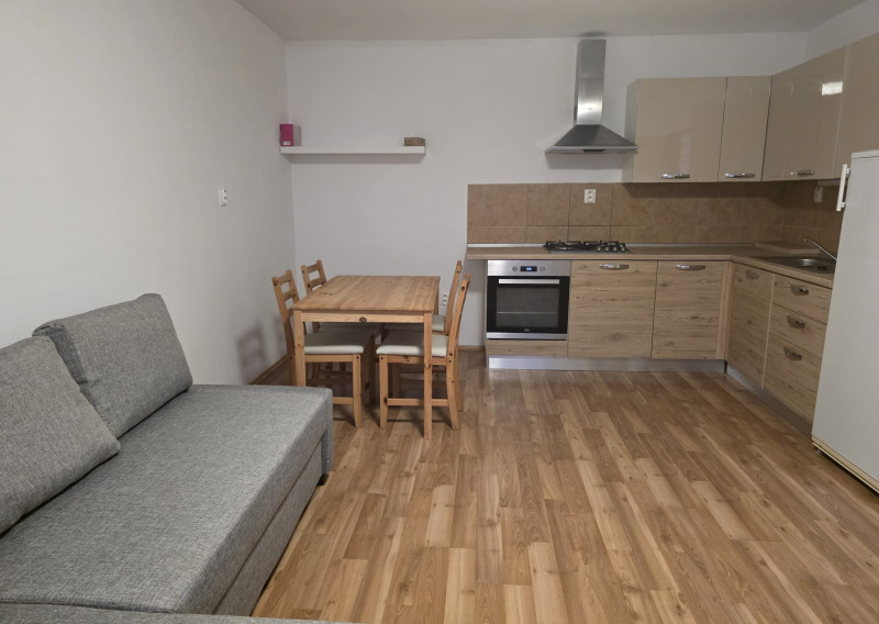 Areté real- Prenájom 2-izbového bytu s parkovacím miestom v centre Pezinka