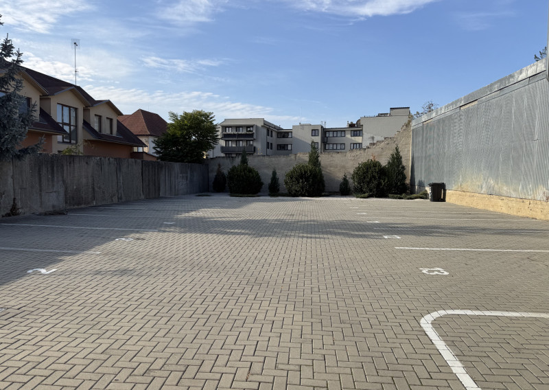 Areté real - prenájom 2izb.byt-vlastné parkovanie-centrum PK