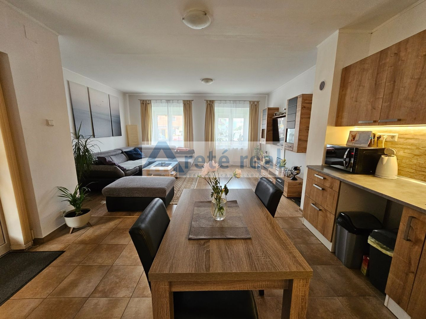 Areté real - Rezervované! Predaj veľmi pekného, zrekonštruovaného rodinného domu  vo výbornej lokalite v Pezinku, ul. Kupeckého