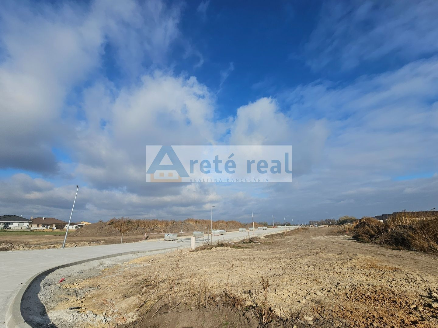 Areté real - Predaj pozemkov na výstavbu rodinného domu v novovzniknutej lokalite v obci Biely Kostol