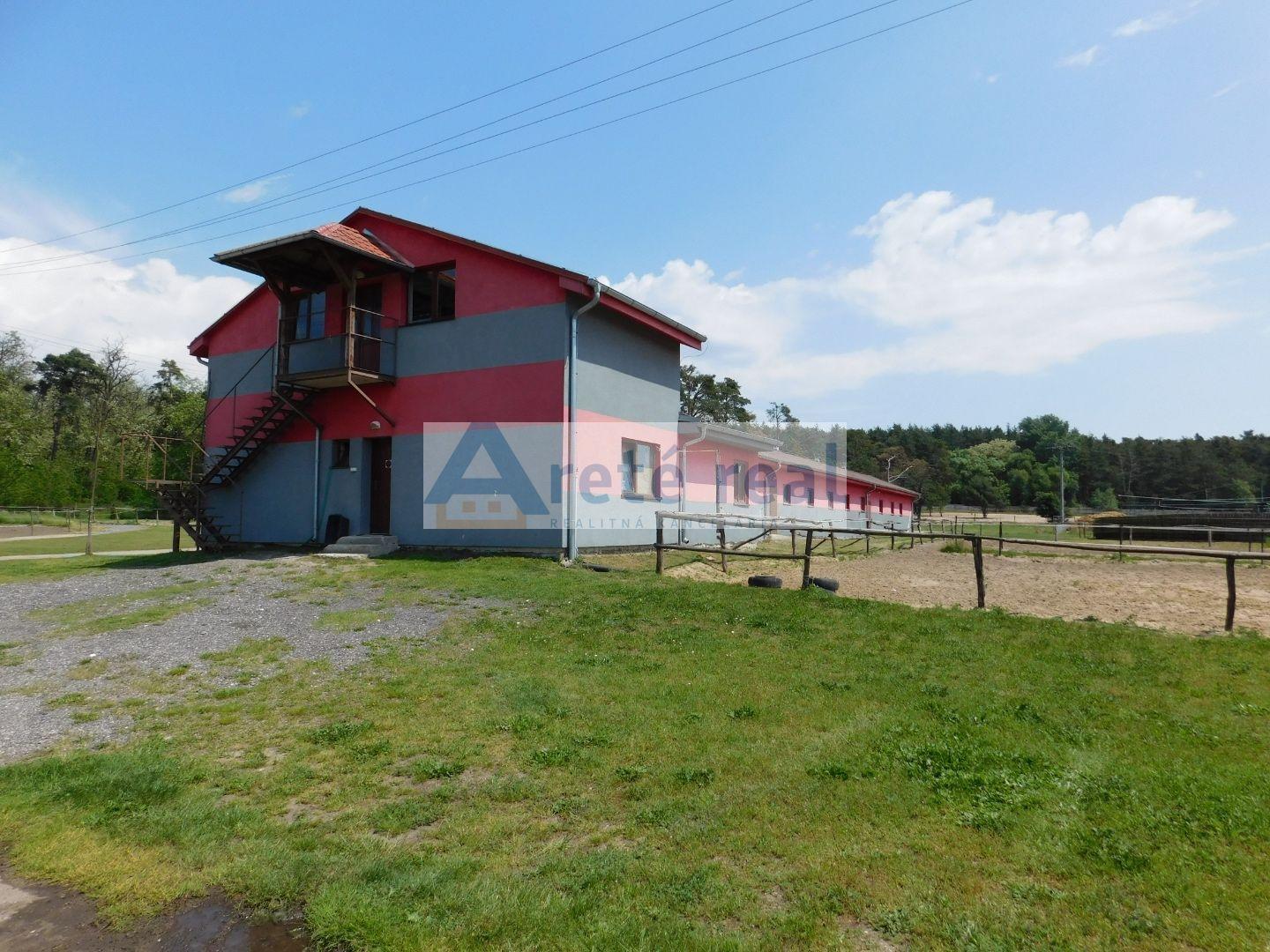 ARETÉ REAL - PREDAJ 4 BUDOV NA VÝROBU A SKLADY, LAKŠÁRSKA NOVÁ VES