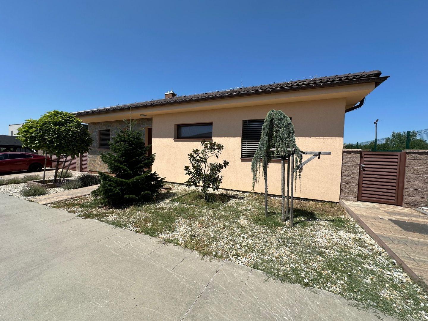 ARETÉ REAL - PREDAJ NOVOSTAVBY 4-IZBOVÉHO RD V NOVEJ LOKALITE, ŠENKVICE, A. BEHUNKA