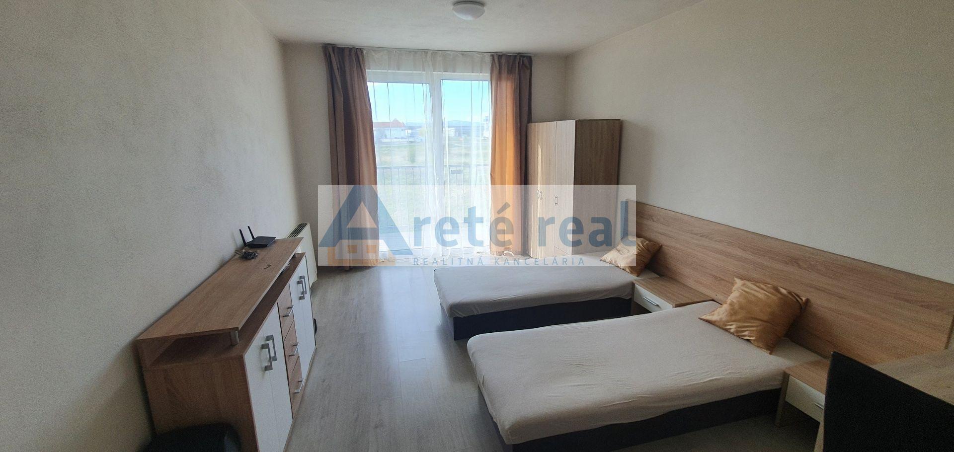 Areté real - Bývajte blízko Senca, ale aj Pezinka.