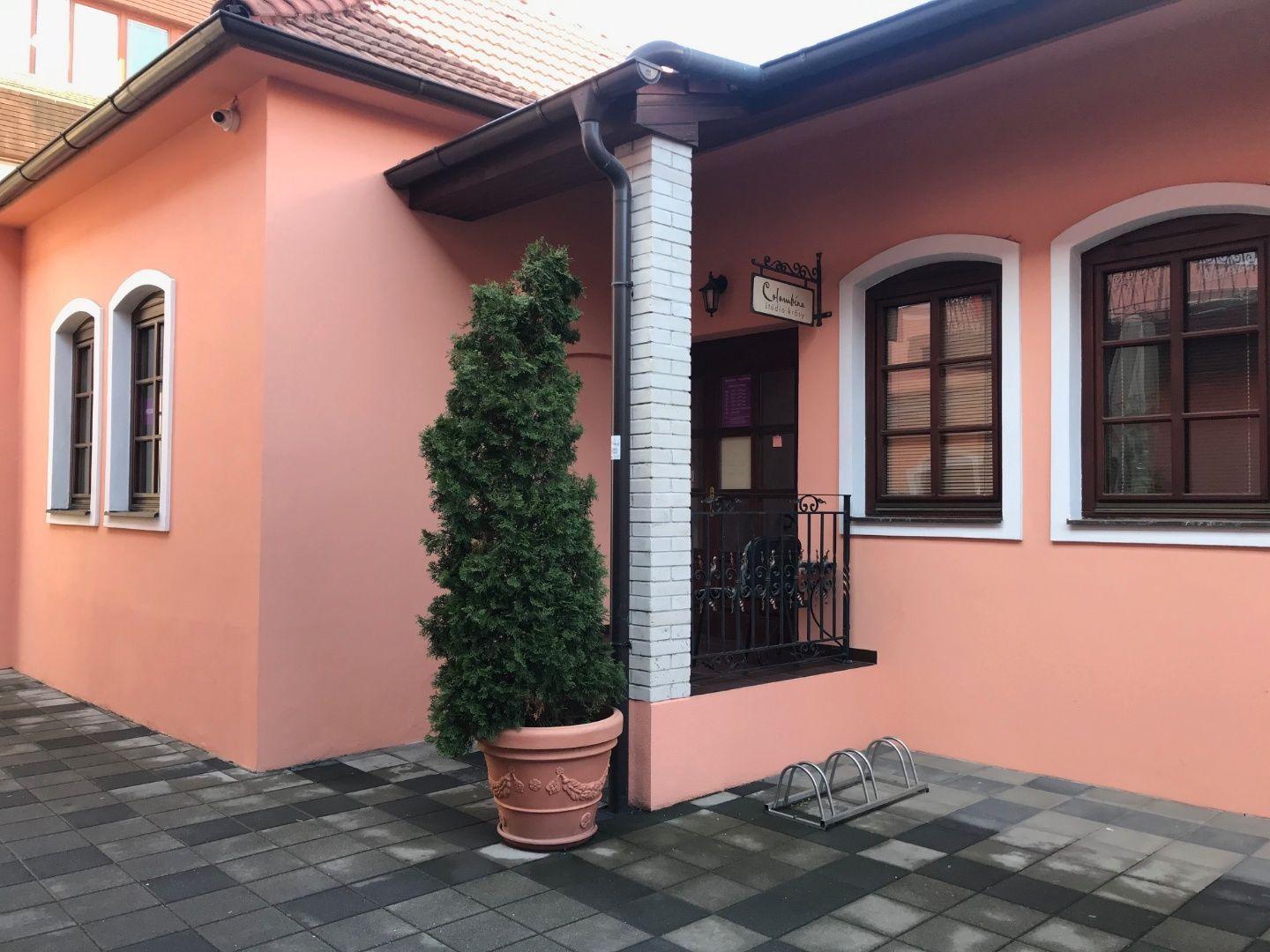 ARETÉ REAL - PRENÁJOM KOMERČNÉHO PRIESTORU NA SKRÁŠLOVACIE ÚČELY V CENTRE PEZINKA, M.R. ŠTEFÁNIKA