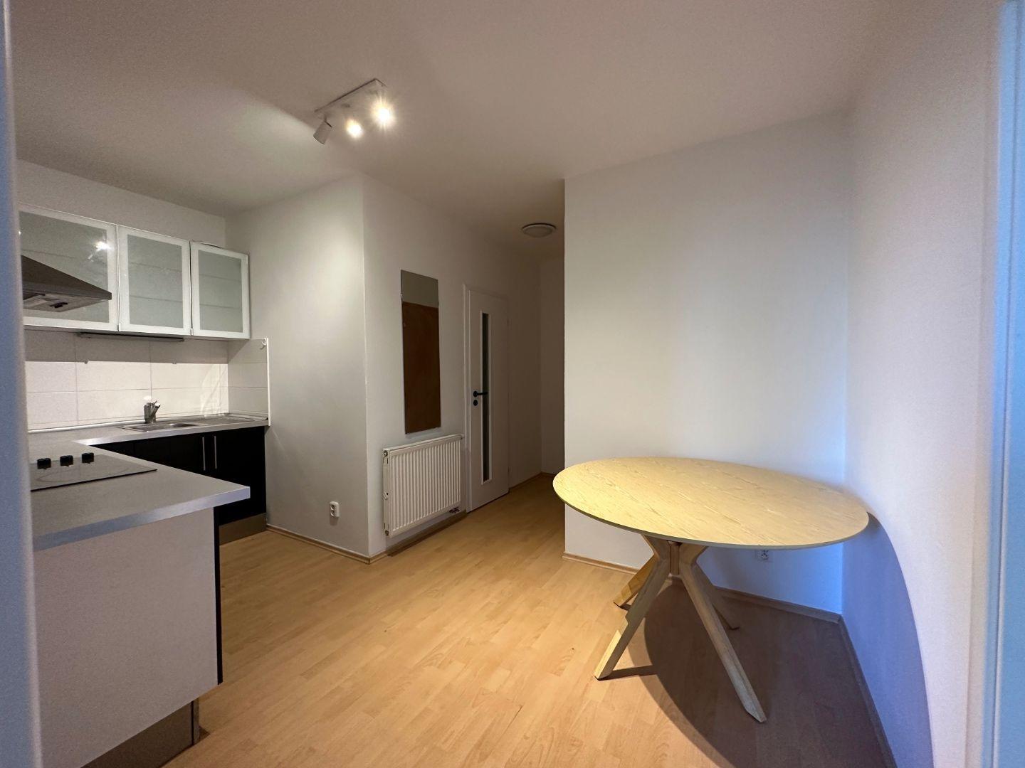 ARETÉ REAL - PRENÁJOM ČIASTOČNE ZARIADENÉHO 2-IZBOVÉHO BYTU V PRIAMOM CENTRE MESTA, PEZINOK, KOLLÁROVA