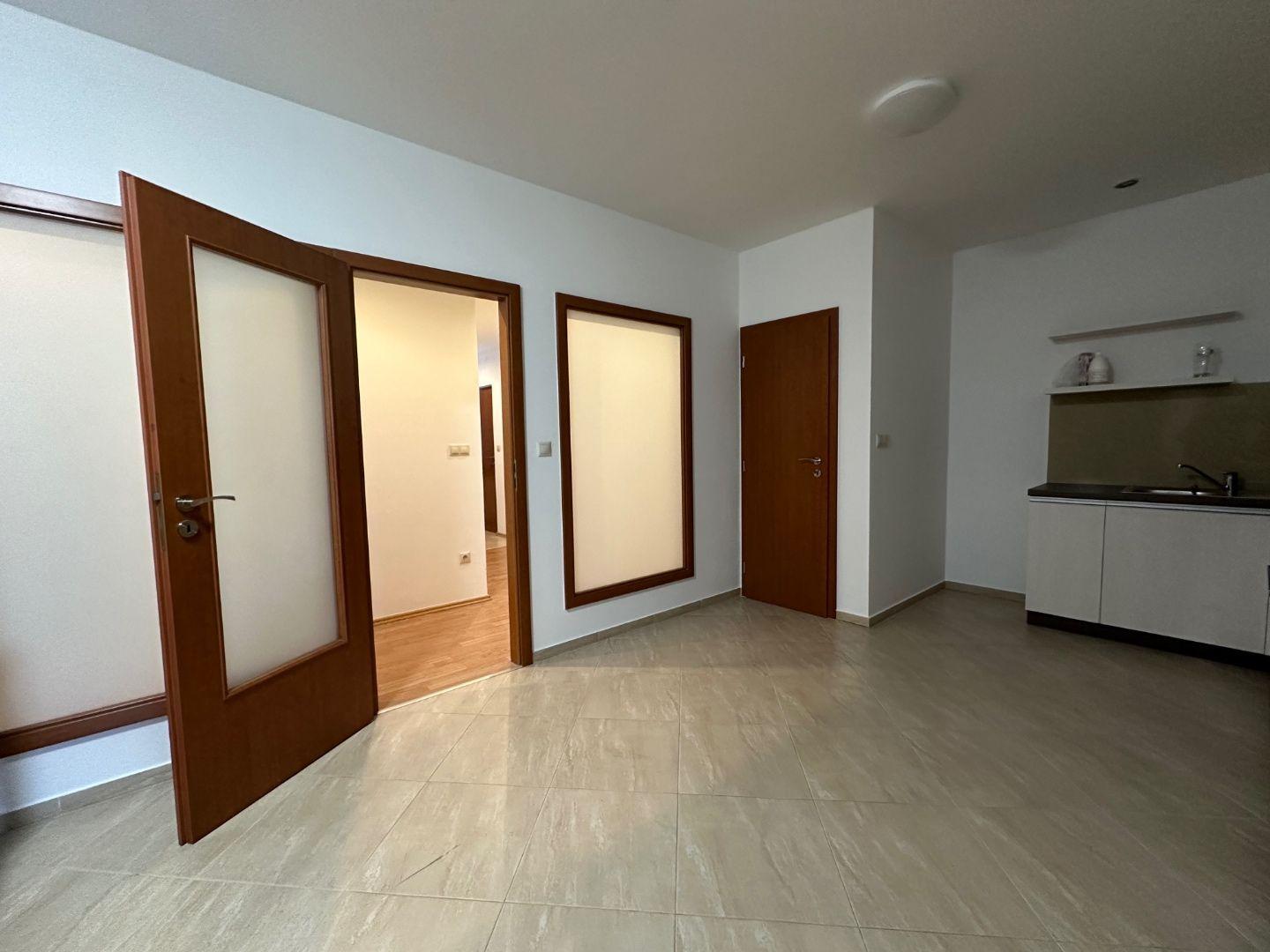 ARETÉ REAL – PRENÁJOM PRIESTRANNEJ 105 m2 NOVOSTAVBY 3-IZBOVÉHO BYTU S PARKOVACÍM STÁTÍM, MODRA, ŠTÚROVA