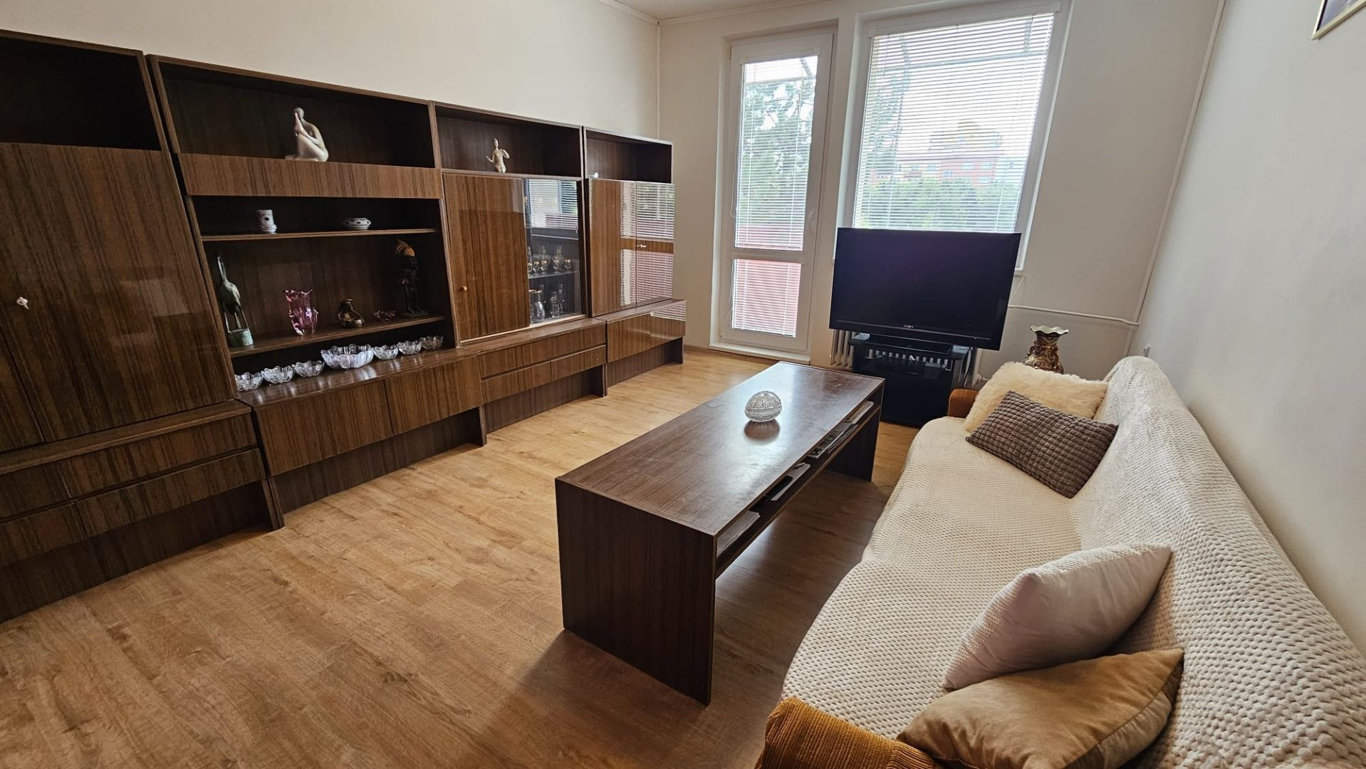 REZERVOVANÉ-PREDAJ SLNEČNÉHO 2 IZB.BYTU S BALKÓNOM, MUROVANOU PIVNICOU,MIESTO PLNÉ ZELENE V PEZINKU,SÍDLISKO JUH