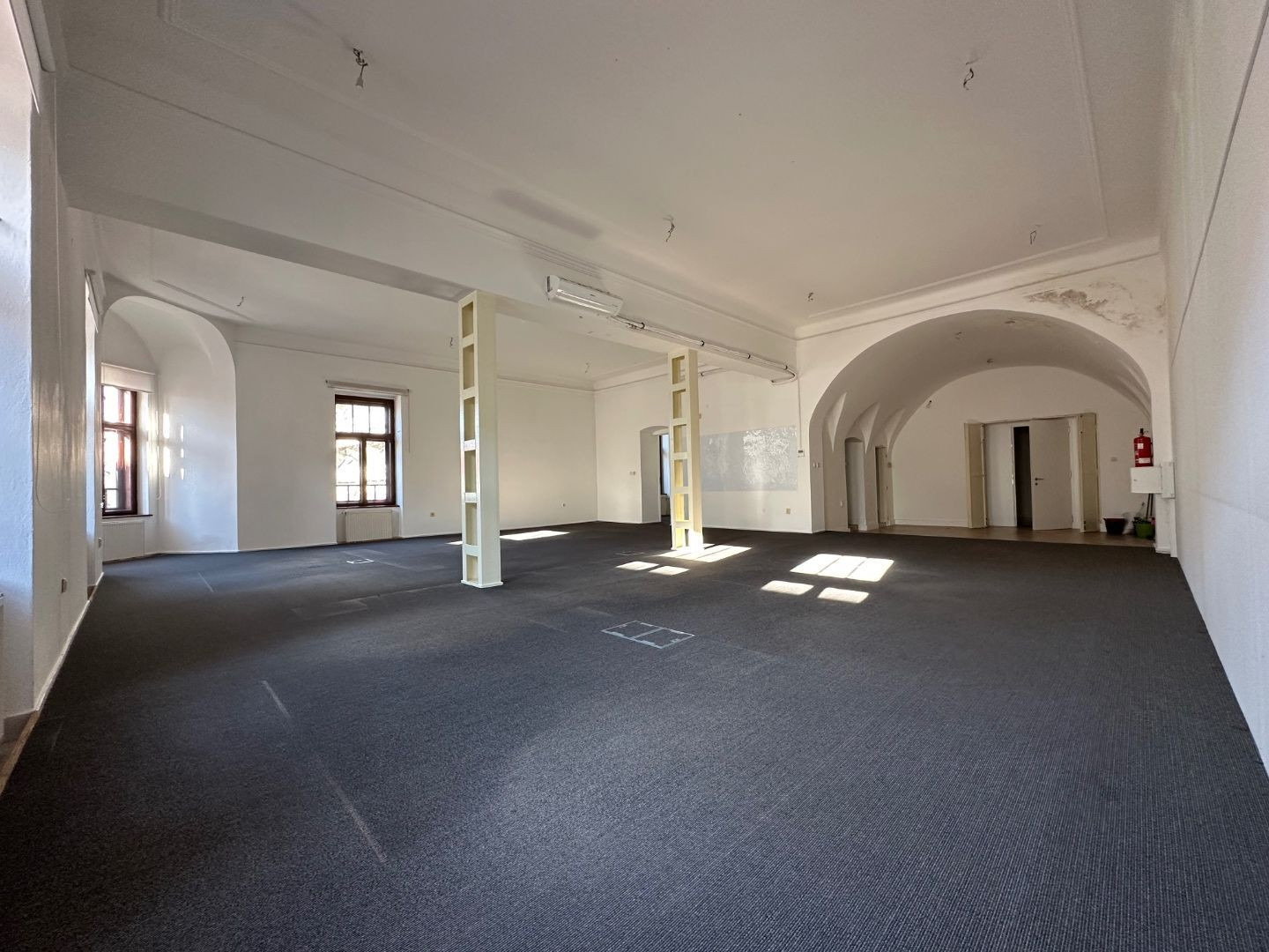 ARETÉ REAL - PRENÁJOM 160 m2 KOMERČNÉHO PRIESTORU V PRIAMOM CENTRE, PEZINOK, KOLLÁROVA