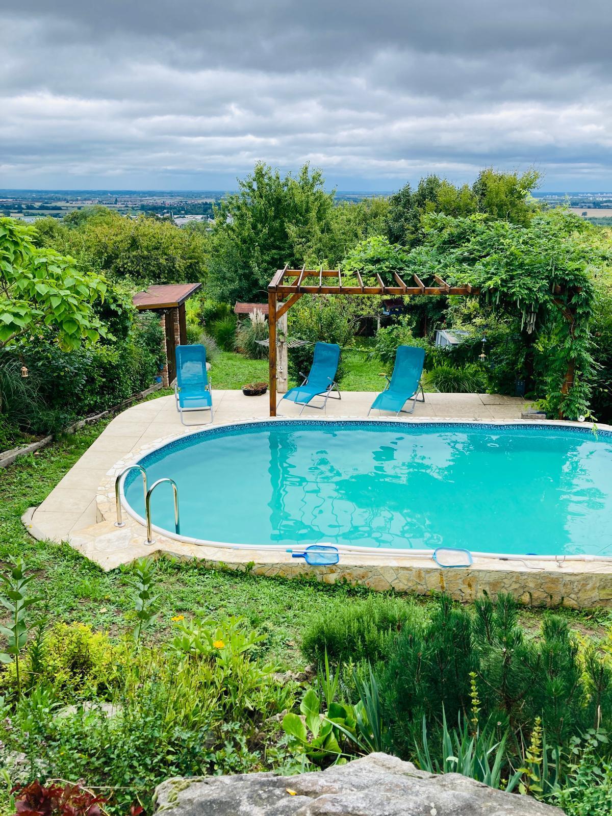 Areté real - Predaj nádhernej chaty s príjemnou atmosférou v krásnom prostredí pod lesom, s panoramatickým výhľadom, Bratislava III