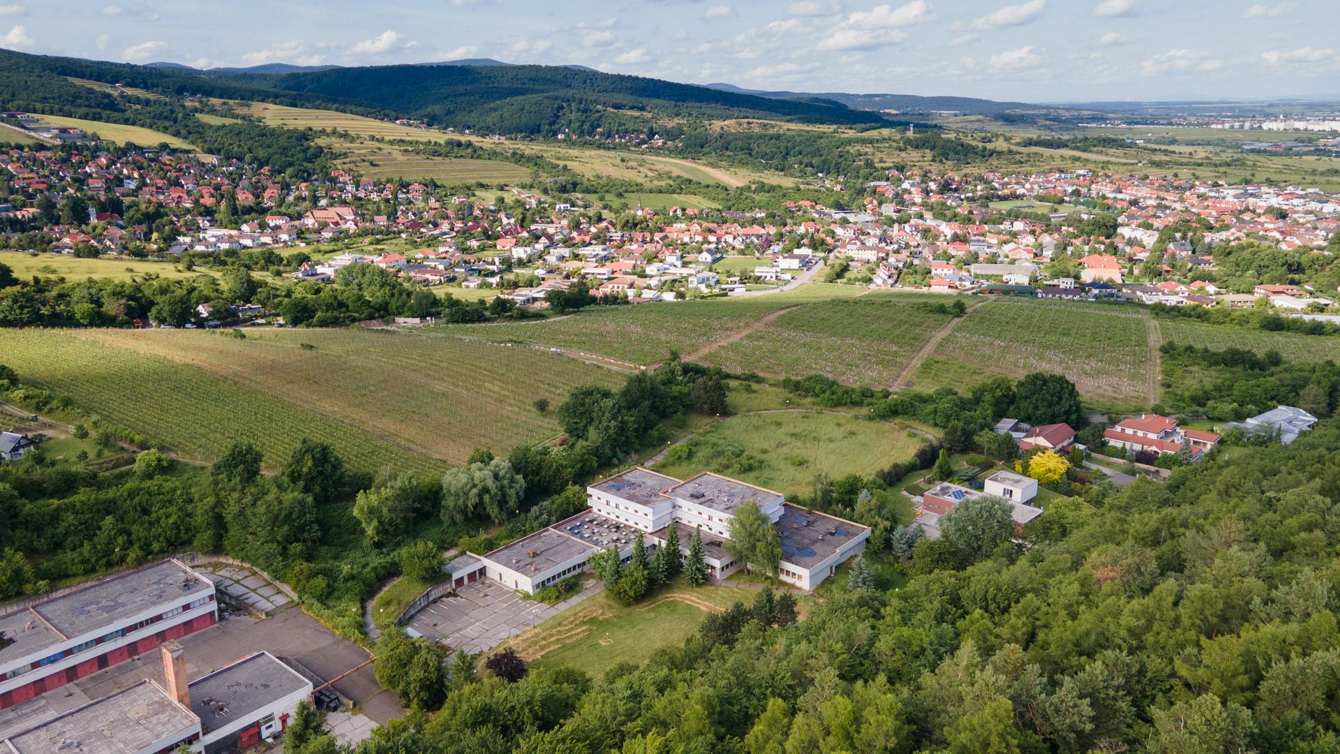 ARETÉ REAL - VÝNIMOČNÁ PRÍLEŽITOSŤ "PREDAJ BUDOVY ZDRAVOTNÍCKEHO A SOCIÁLNEHO ZARIADENIA", LIMBACH, POTOČNÁ