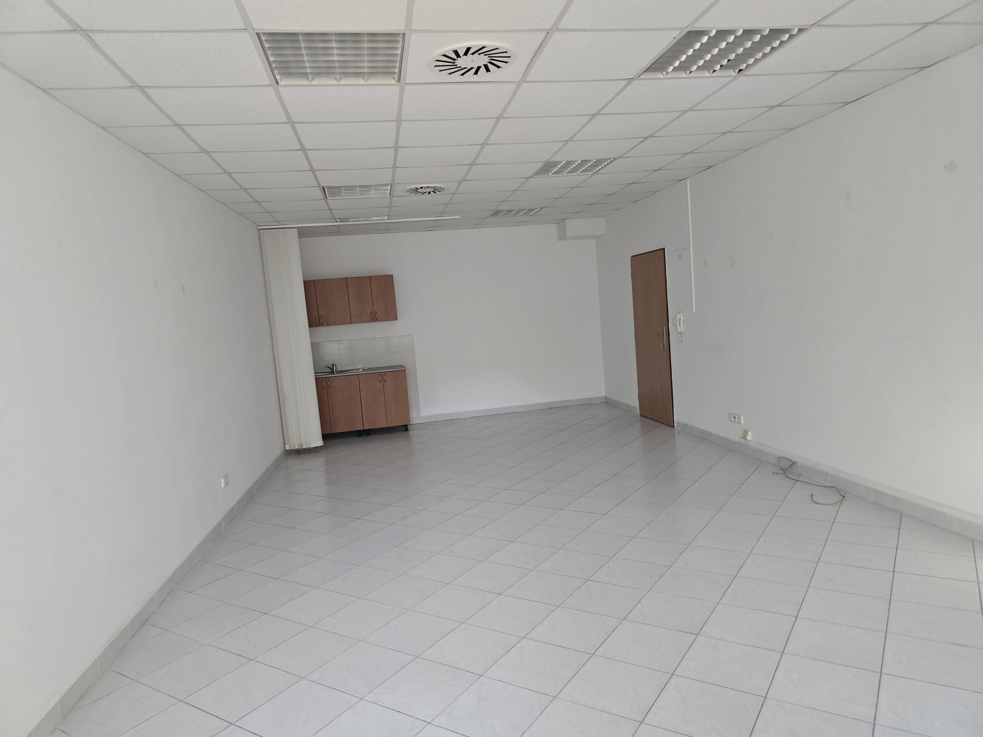 Areté real- prenájom kancelárie v centre Senca