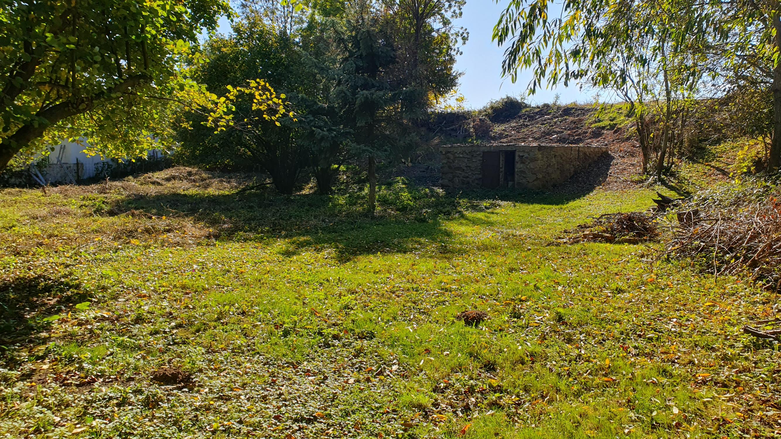 Areté real- Predaj pozemku 716m2 s možnosťou výstavby chaty.