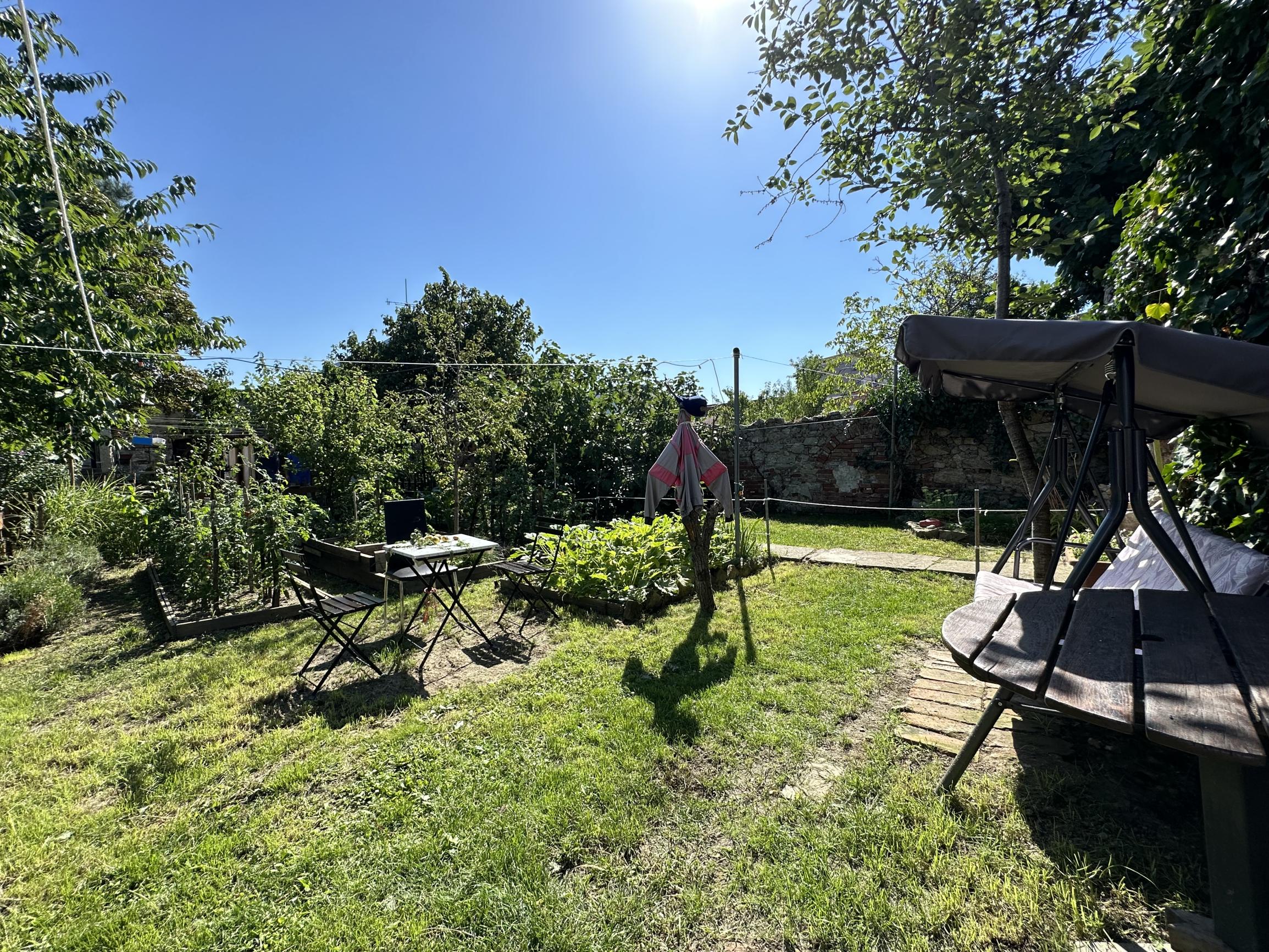 ARETÉ REAL – PREDAJ 4-IZBOVÉHO MEZONETOVÉHO BYTU SO ZÁHRADKOU A PARKOVANÍM V CENTRE MESTA, PEZINOK, HOLUBYHO