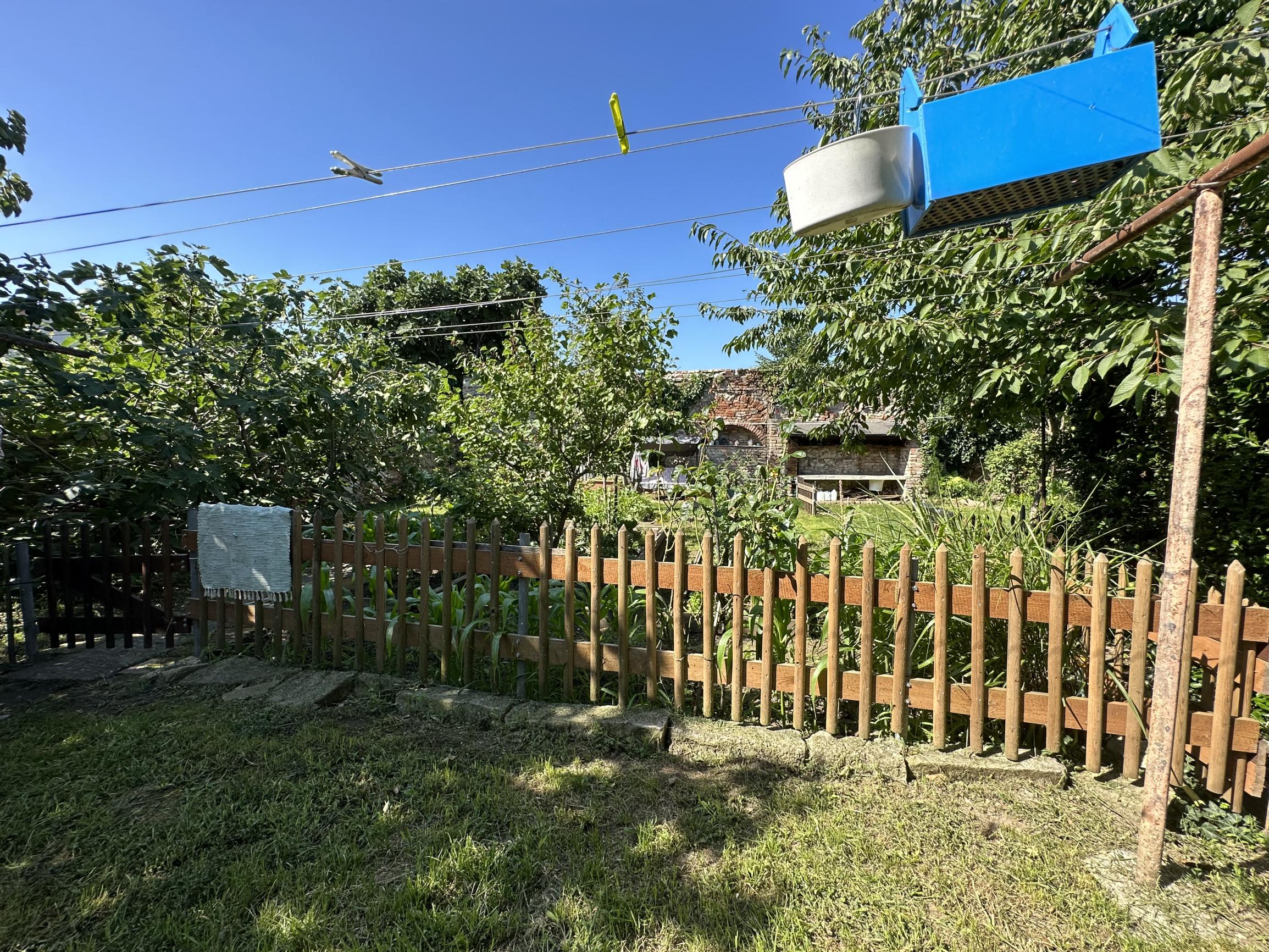 ARETÉ REAL – PREDAJ 4-IZBOVÉHO MEZONETOVÉHO BYTU SO ZÁHRADKOU A PARKOVANÍM V CENTRE MESTA, PEZINOK, HOLUBYHO