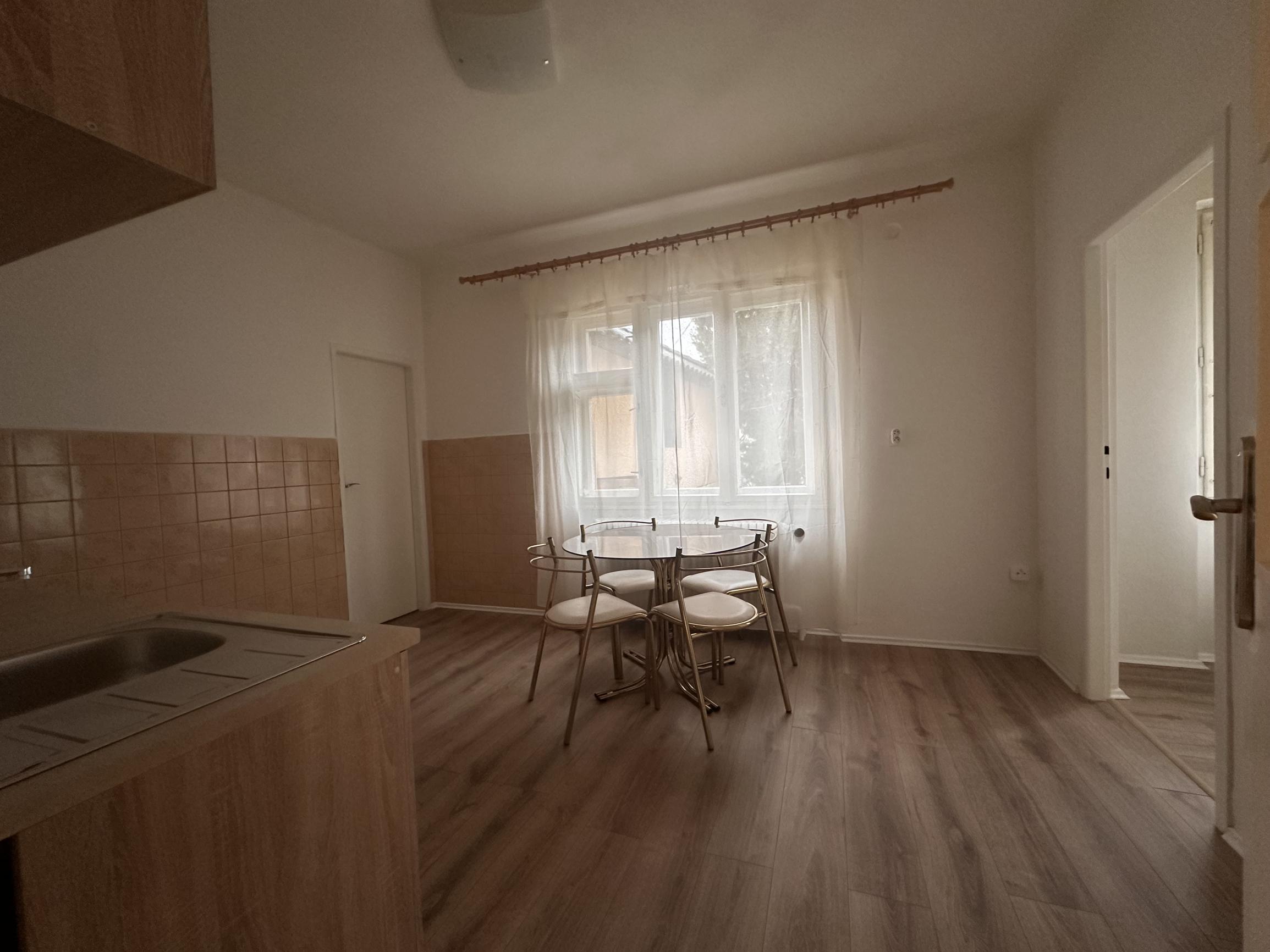 ARETÉ REAL - PRENÁJOM RODINNÉHO DOMU S GARÁŽOU V CENTRE, PEZINOK, TRNAVSKÁ