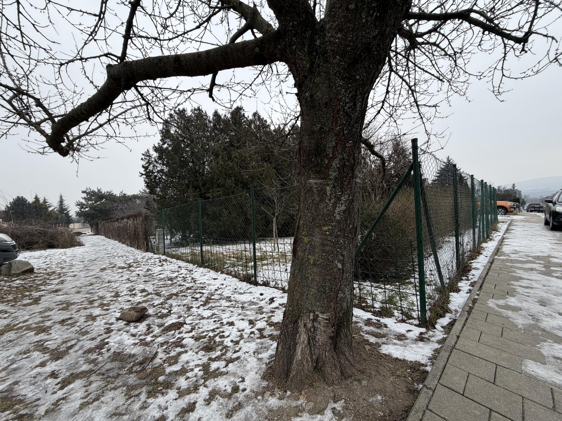 ARETÉ REAL - PRIPRAVUJEME PREDAJ 896 m2 STAVEBNÉHO POZEMKU, LIMBACH, SLNEČNÁ