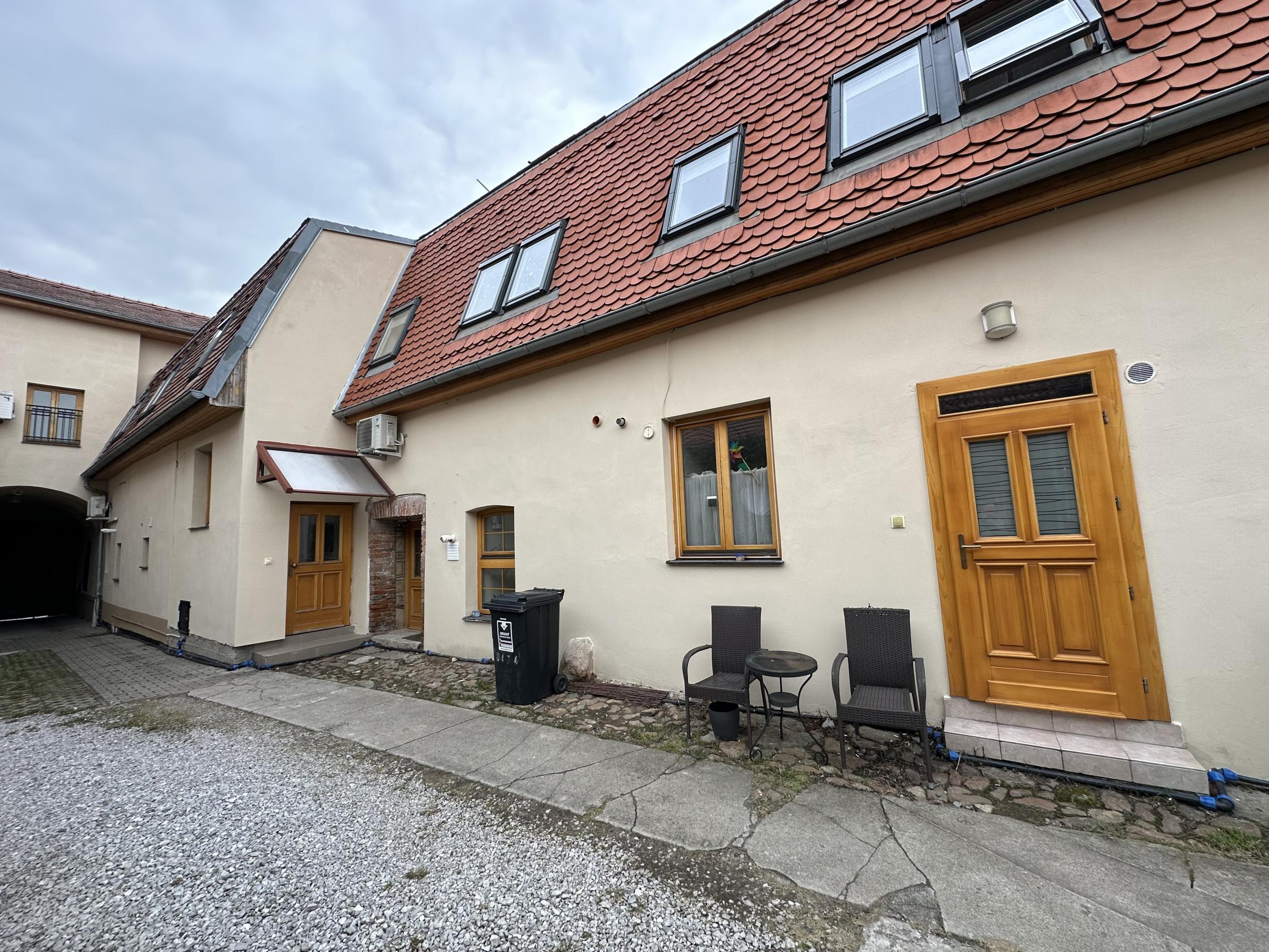 ARETÉ REAL - PREDAJ 1-IZBOVÉHO BYTU S PARKOVANÍM V CENTRE MESTA, PEZINOK, HOLUBYHO