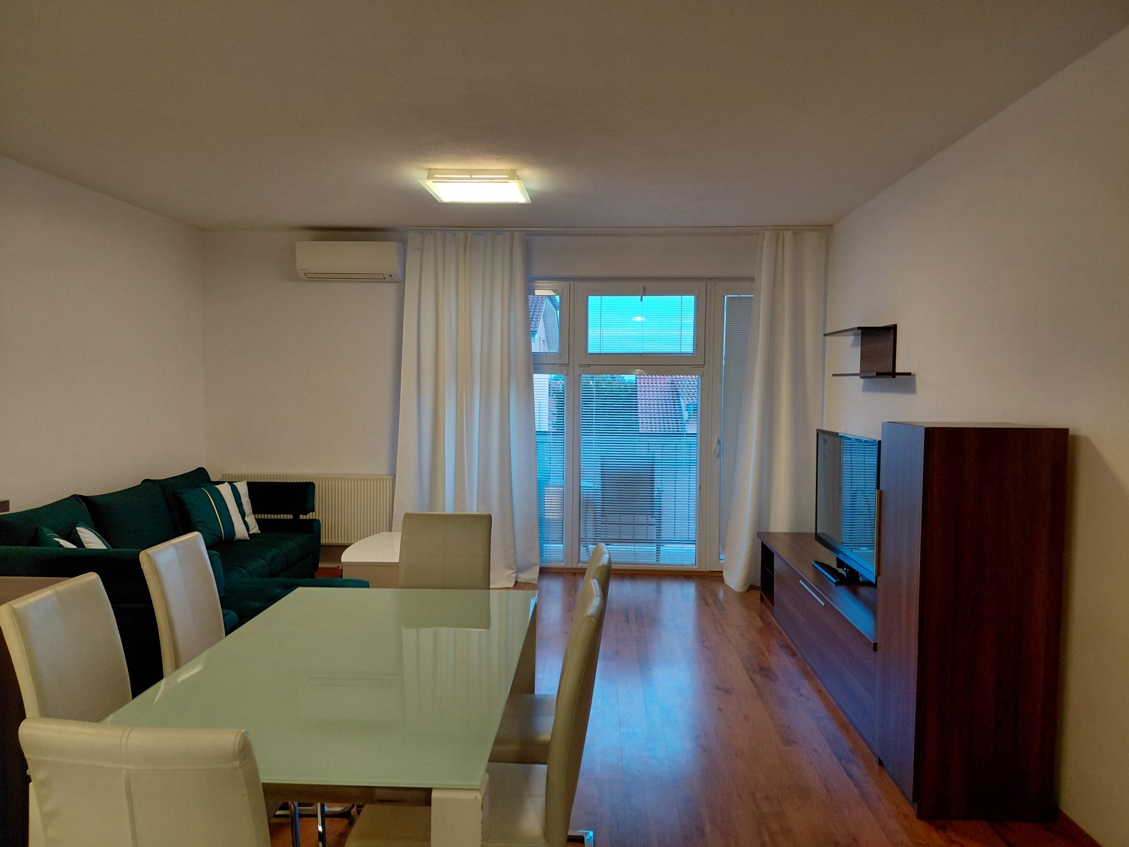 Areté real-prenájom slnečného 2 iz. bytu s balkónom, komorou, parkovacím státím, Slovenský Grob