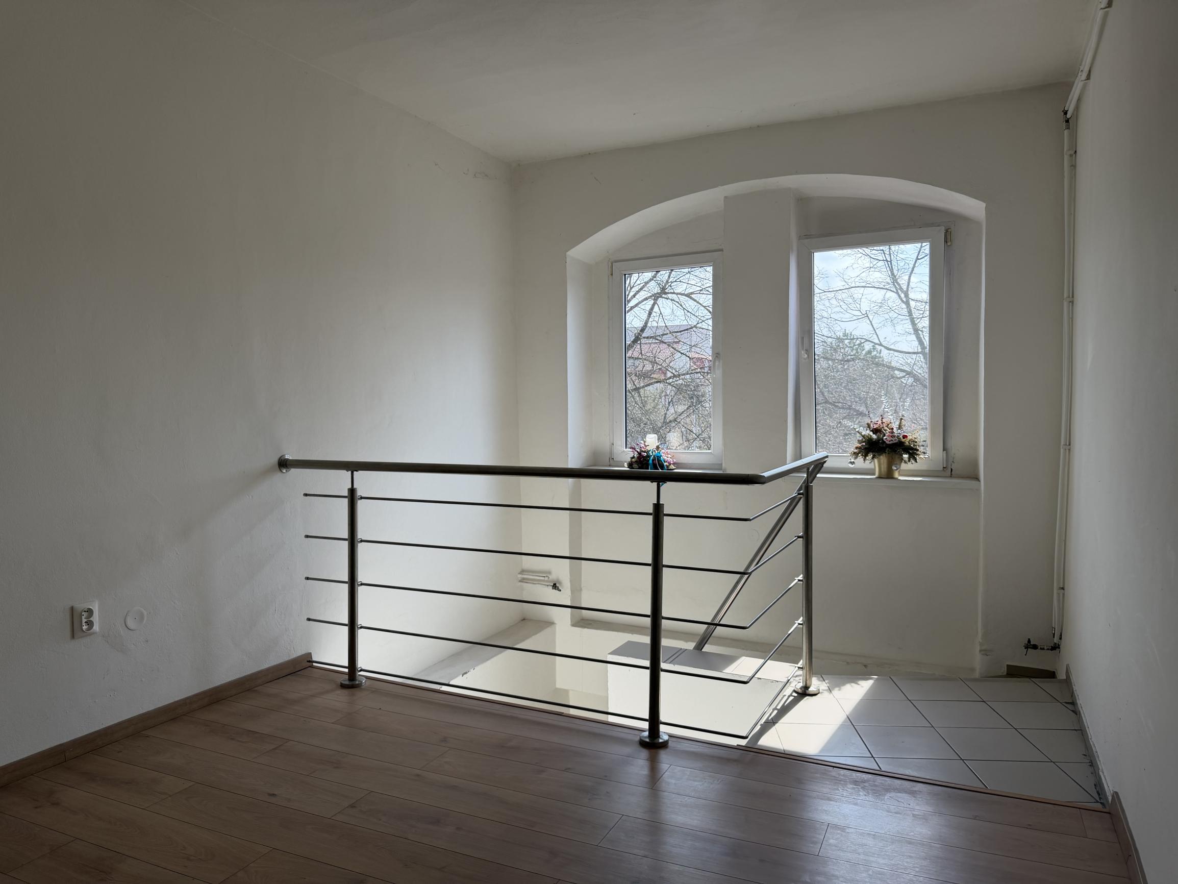 ARETÉ REAL – PRENÁJOM PRIESTRANNÉHO 3-IZBOVÉHO BYTU S PARKOVANÍM, SENEC, NÁM. 1. MÁJA