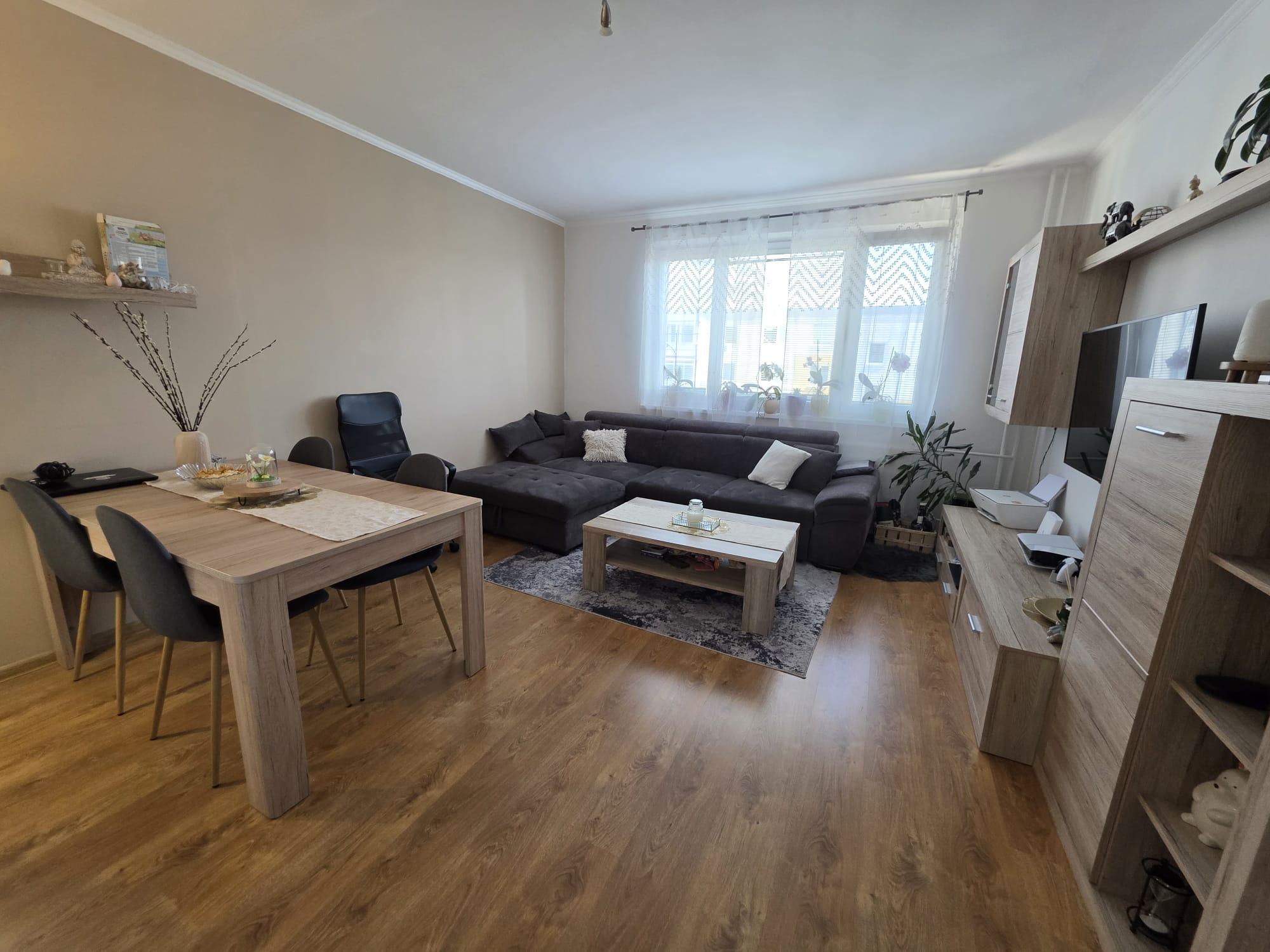 Areté real - Predaj veľmi pekného, zrekonštruovaného 3-izbového bytu s priestrannou loggiou, Svätoplukova ul, Pezinok