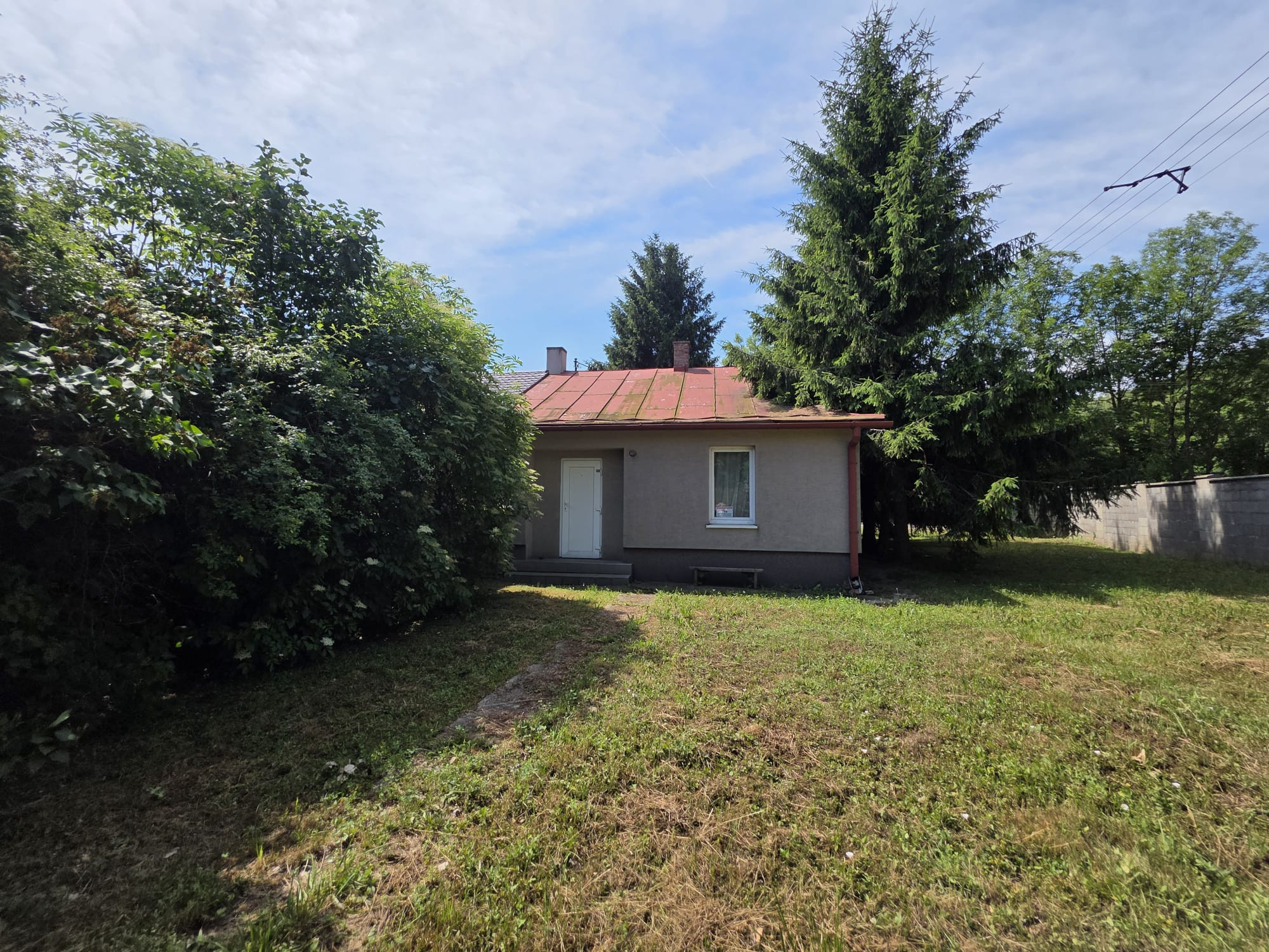 ARETÉ REAL- PONÚKAME NA PREDAJ RODINNÝ DOM NA SLNEČNOM, VEĽKORYSOM POZEMKU V PEZINKU