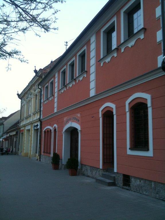 ARETÉ REAL - PRENÁJOM 19,50m2 KOMERČNÉHO PRIESTORU V CENTRE PEZINKA, M.R. ŠTEFÁNIKA