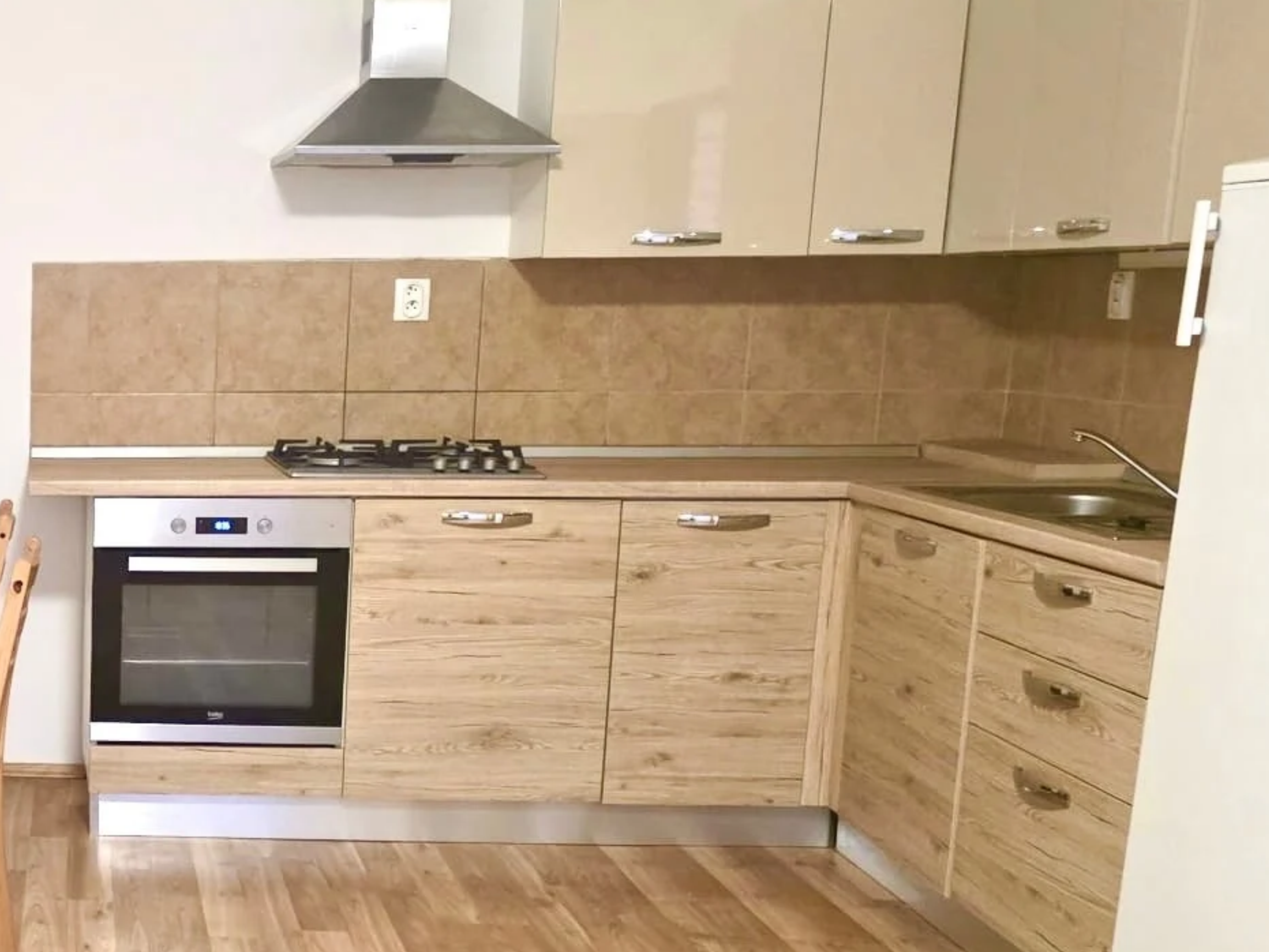 Areté real - prenájom 2 izb. prízemný byt 45m2 Kollárova PK